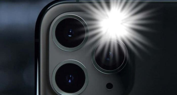 Đèn flash iPhone tự tắt