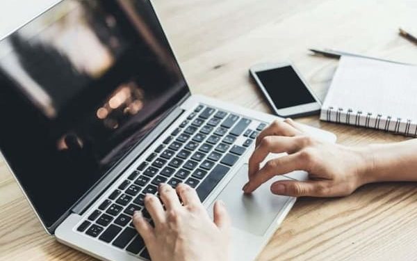 Máy tính không xem được video 4K