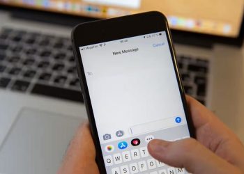 iPhone chữ bị gạch chân