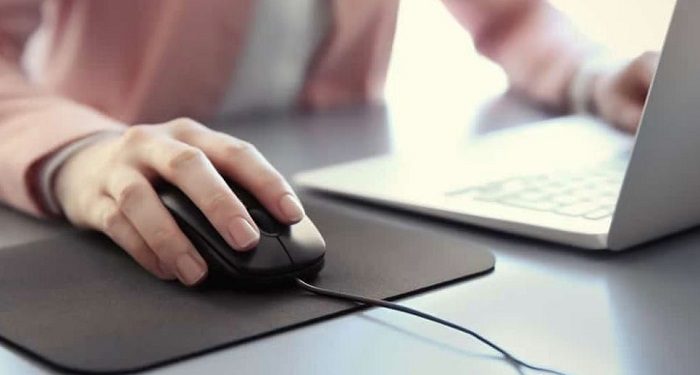 Chuột di chuyển được nhưng không click được