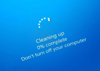 Máy tính hiện Cleaning Up