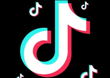 Cách chỉnh video ngang thành dọc trên TikTok