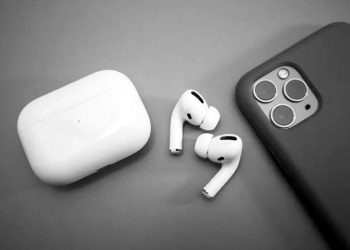 cách đổi tên AirPods không bị đổi lại