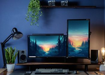 máy tính tự cài phần mềm